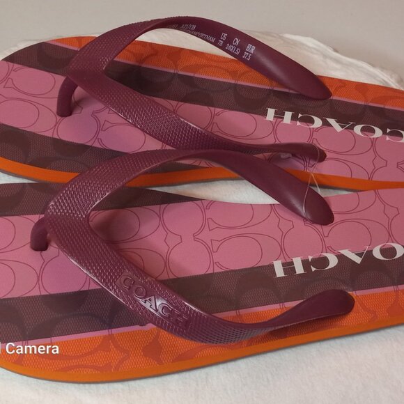 New Coach Summer Flip Flop Sandals 7-8 - Picture 2 of 4